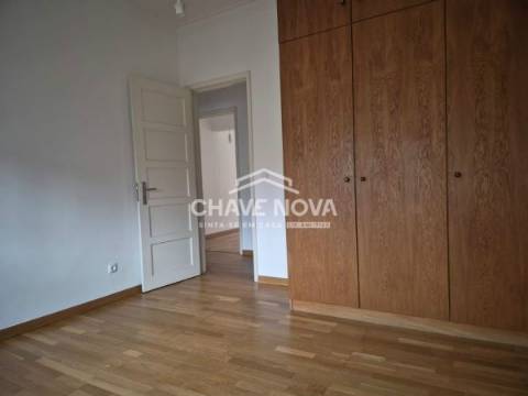 Apartamento T2 Arrendamento em Campo de Ourique,Lisboa