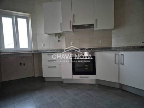 Apartamento T2 Arrendamento em Campo de Ourique,Lisboa