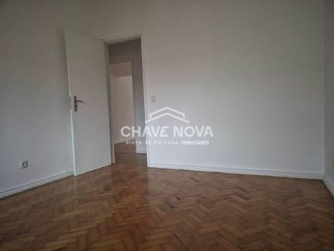 Apartamento T2 Arrendamento em Campo de Ourique,Lisboa