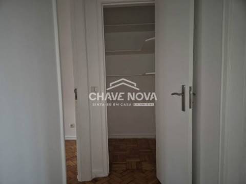 Apartamento T2 Arrendamento em Campo de Ourique,Lisboa