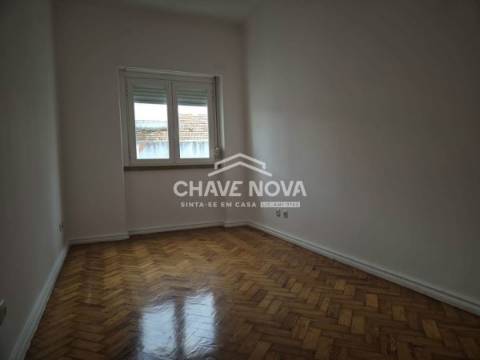 Apartamento T2 Arrendamento em Campo de Ourique,Lisboa