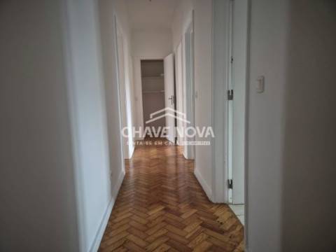 Apartamento T2 Arrendamento em Campo de Ourique,Lisboa