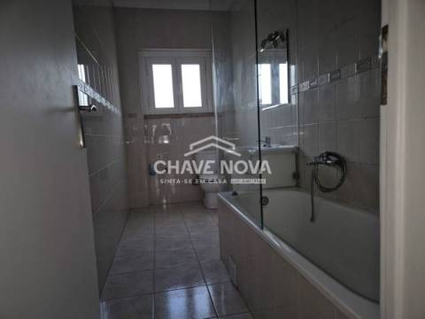 Apartamento T2 Arrendamento em Campo de Ourique,Lisboa