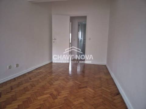 Apartamento T2 Arrendamento em Campo de Ourique,Lisboa