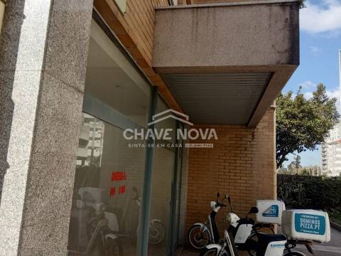 Loja  Arrendamento em Lordelo do Ouro e Massarelos,Porto