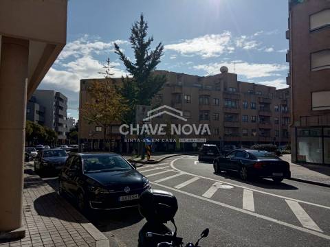 Loja  Arrendamento em Lordelo do Ouro e Massarelos,Porto