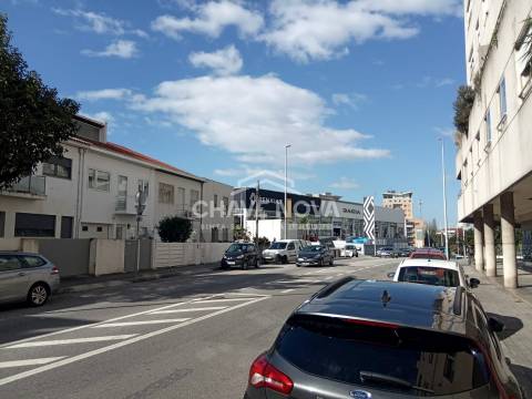 Loja  Arrendamento em Lordelo do Ouro e Massarelos,Porto