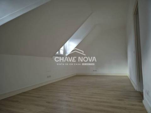 Apartamento T3 Arrendamento em Campo de Ourique,Lisboa