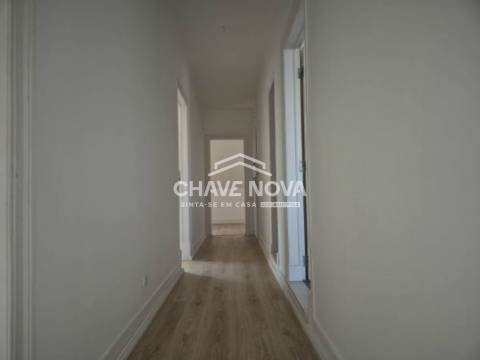 Apartamento T3 Arrendamento em Campo de Ourique,Lisboa