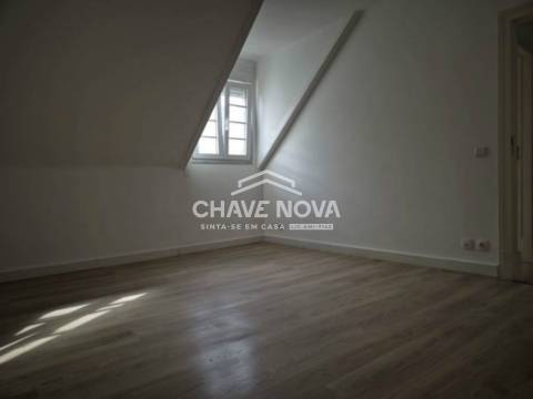 Apartamento T3 Arrendamento em Campo de Ourique,Lisboa