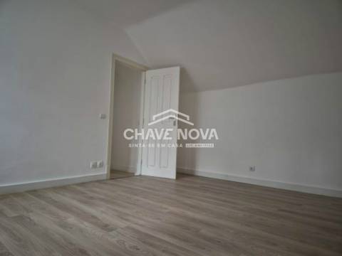 Apartamento T3 Arrendamento em Campo de Ourique,Lisboa