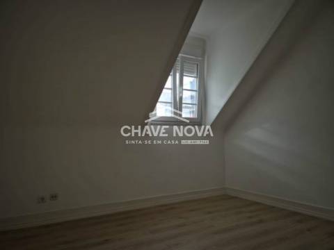 Apartamento T3 Arrendamento em Campo de Ourique,Lisboa
