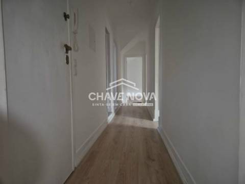 Apartamento T3 Arrendamento em Campo de Ourique,Lisboa