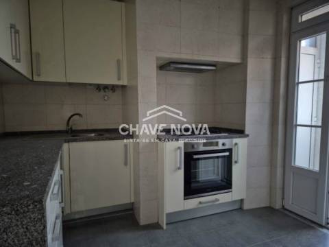 Apartamento T3 Arrendamento em Campo de Ourique,Lisboa