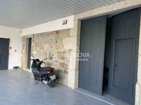 Armazém  Arrendamento em Fânzeres e São Pedro da Cova,Gondomar