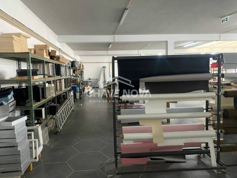 Armazém  Arrendamento em Fânzeres e São Pedro da Cova,Gondomar
