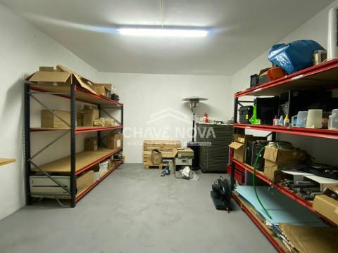 Armazém  Arrendamento em Fânzeres e São Pedro da Cova,Gondomar