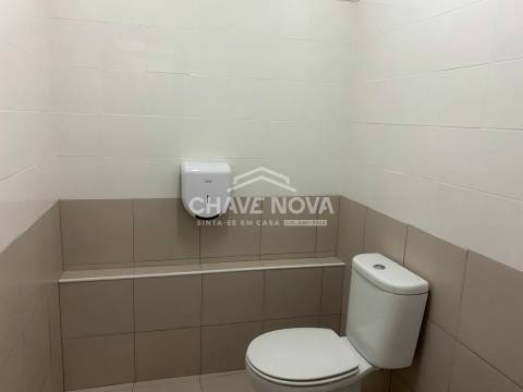 Armazém  Arrendamento em Fânzeres e São Pedro da Cova,Gondomar