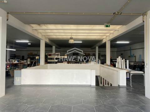 Armazém  Arrendamento em Fânzeres e São Pedro da Cova,Gondomar