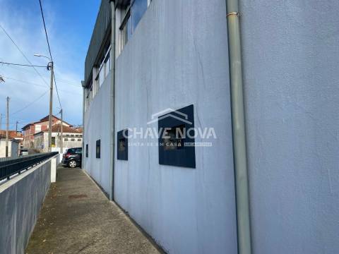 Armazém  Arrendamento em Fânzeres e São Pedro da Cova,Gondomar