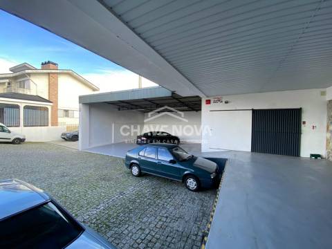 Armazém  Arrendamento em Fânzeres e São Pedro da Cova,Gondomar