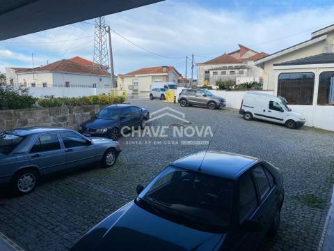 Armazém  Arrendamento em Fânzeres e São Pedro da Cova,Gondomar