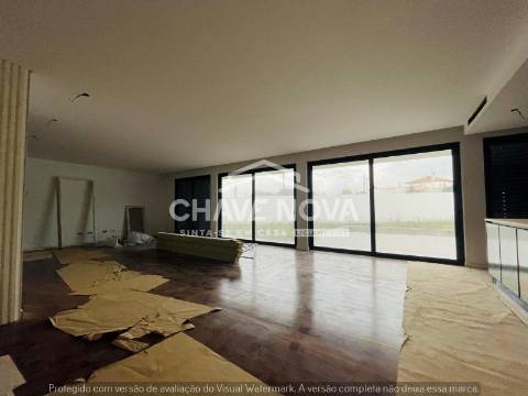 Moradia Geminada T4 Venda em Anta e Guetim,Espinho