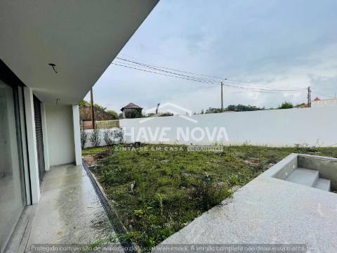 Moradia Geminada T4 Venda em Anta e Guetim,Espinho