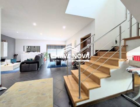 Moradia Geminada T4 Venda em Palhaça,Oliveira do Bairro