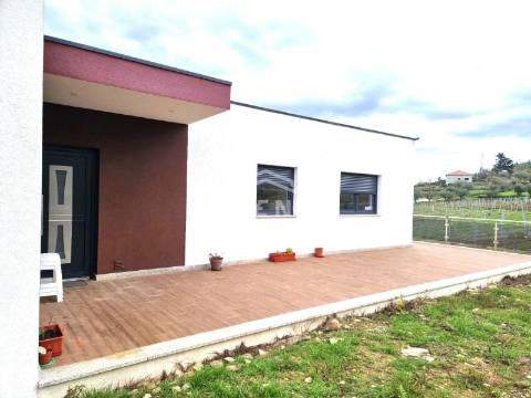 Moradia Isolada T3 Venda em Barcos e Santa Leocádia,Tabuaço