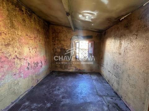 Moradia Isolada T2 Venda em Caldas de São Jorge e Pigeiros,Santa Maria da Feira