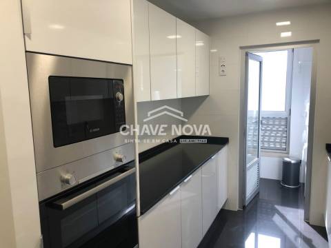 Apartamento T2 Arrendamento em Lumiar,Lisboa