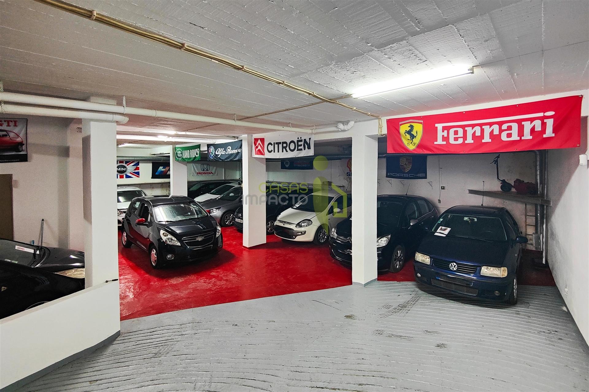 Vende-se Garagem em Rio de Mouro com 200m2