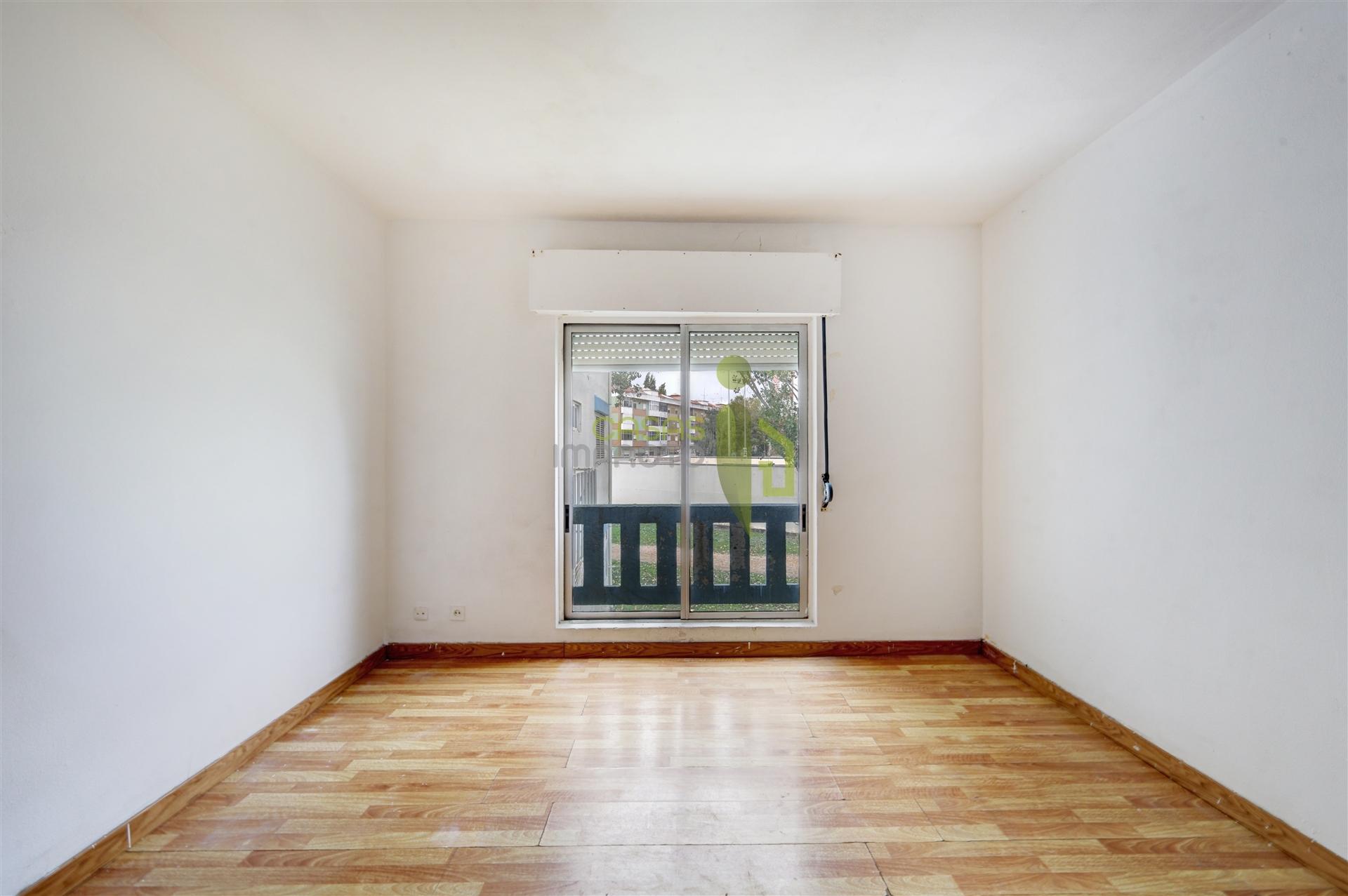 Apartamento T1 em Rio de Mouro