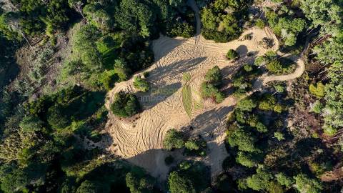 Terreno Rútico com 2600 m2 em Ribeira de Janas, Colares