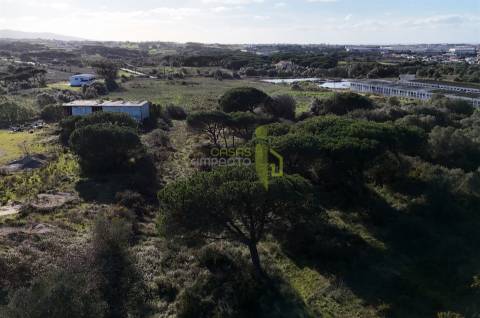 Terreno Rústico com 4.680m2 a venda na Terrugem