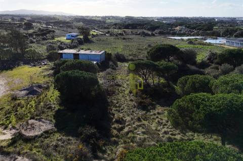 Terreno Rústico com 4.680m2 a venda na Terrugem