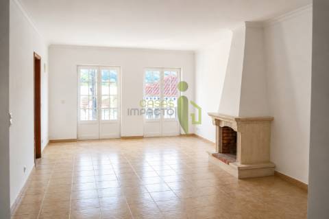 Apartamento T2 Arrendamento em Colares,Sintra