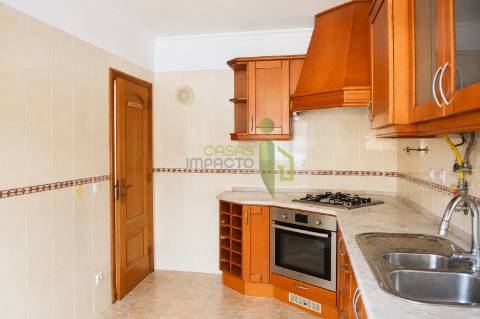 Apartamento T2 Arrendamento em Colares,Sintra