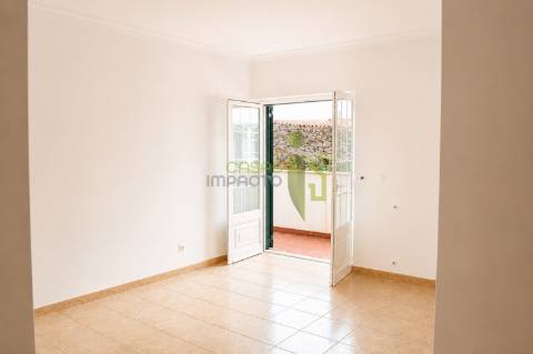 Apartamento T2 Arrendamento em Colares,Sintra