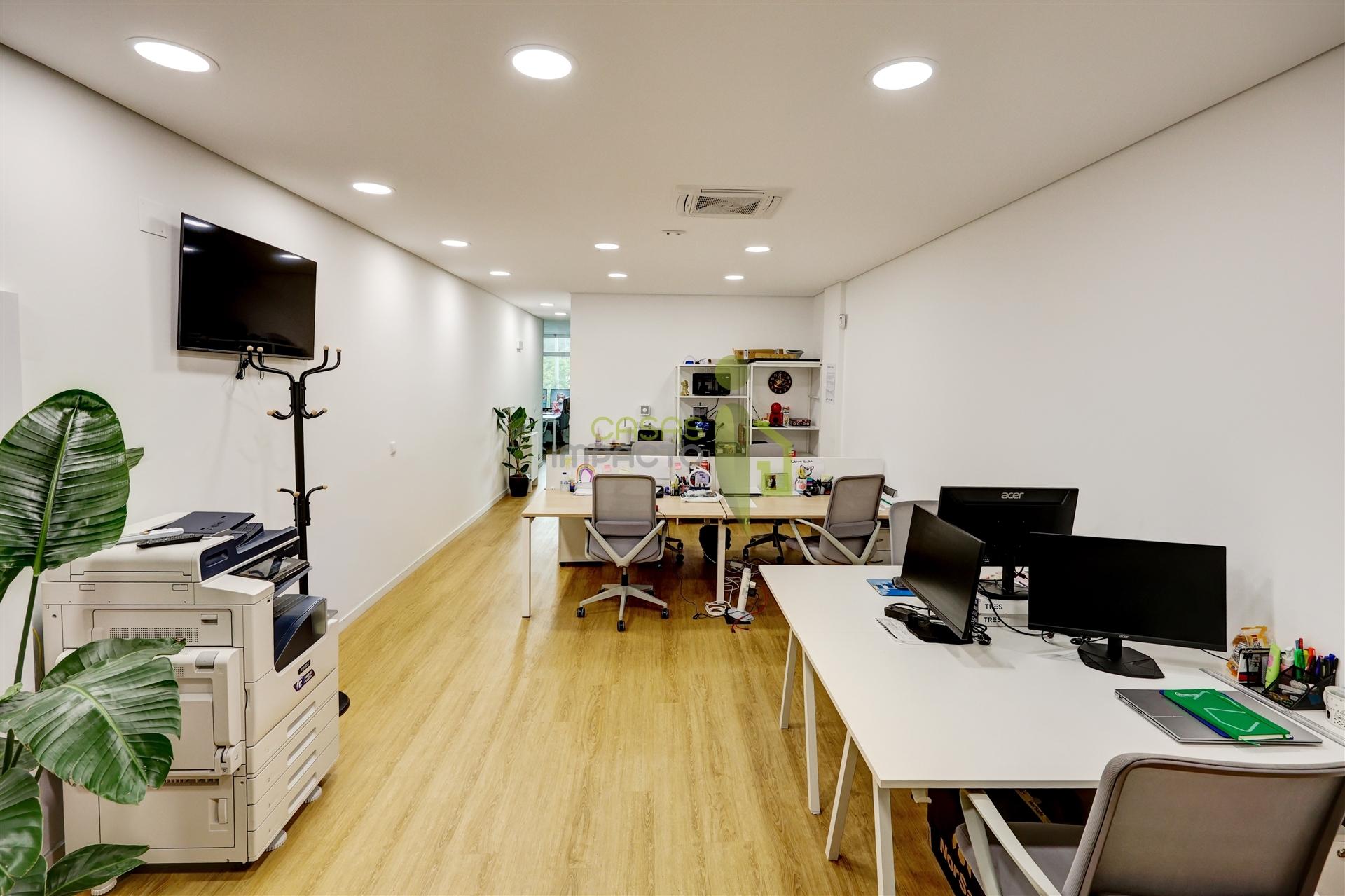 Loja na Anta com 80m2 Remodelada