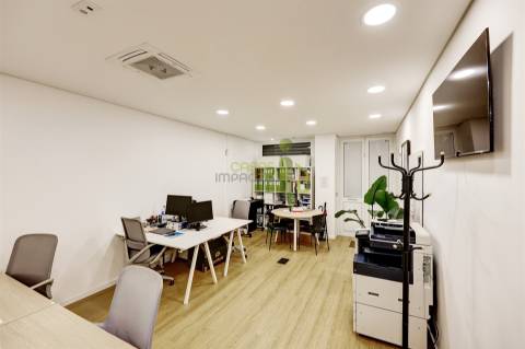 Loja na Anta com 80m2 Remodelada