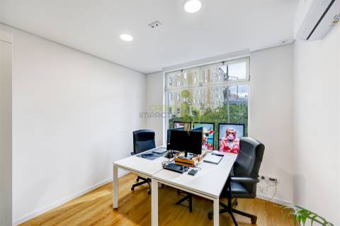 Loja na Anta com 80m2 Remodelada
