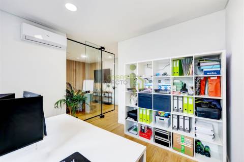 Loja na Anta com 80m2 Remodelada