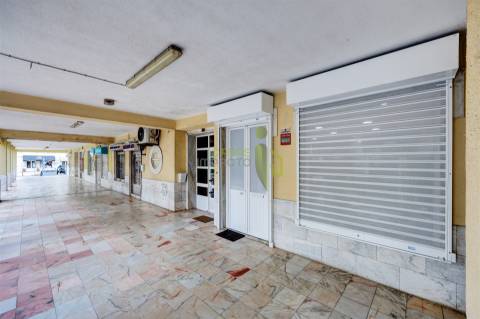 Loja na Anta com 80m2 Remodelada