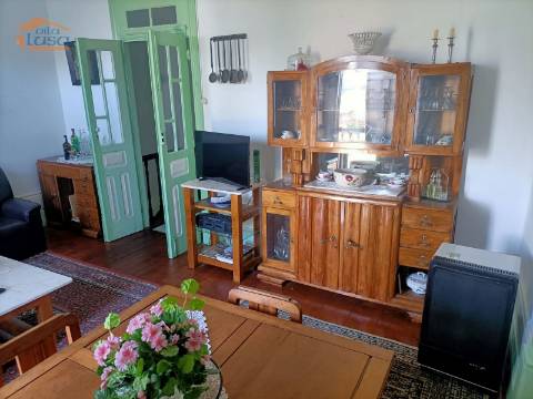 Moradia T4 renovada no centro da Vila