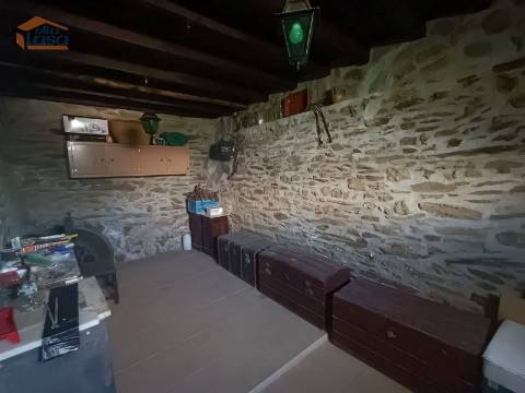 Moradia T4 renovada no centro da Vila