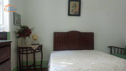 Moradia T4 renovada no centro da Vila