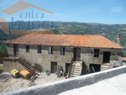 Quinta e moradia e outras