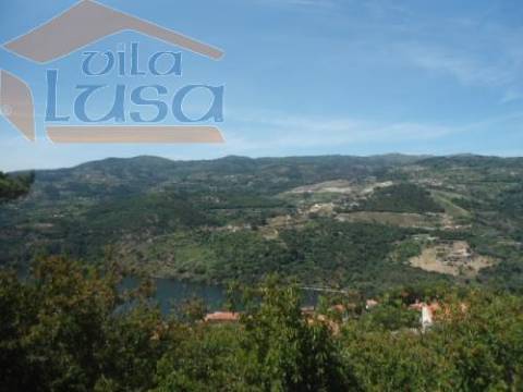 Quinta e moradia e outras